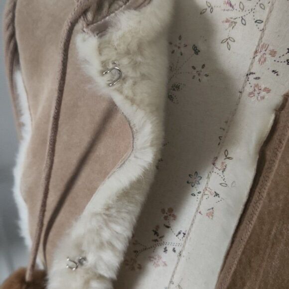 Q.U.E. Leather Suede Tan Short Jacket Open front w/ Hood & Pom Poms Size Medium - Picture 7 of 10